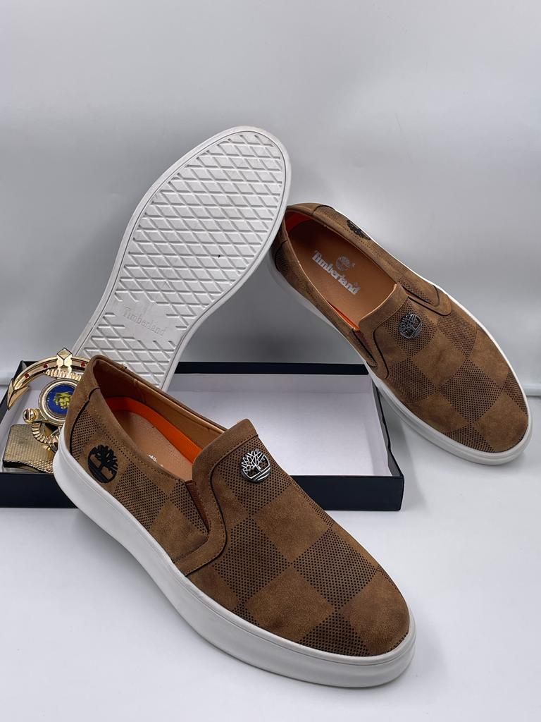 Timberland Loafers Cartoon Brown With Crest