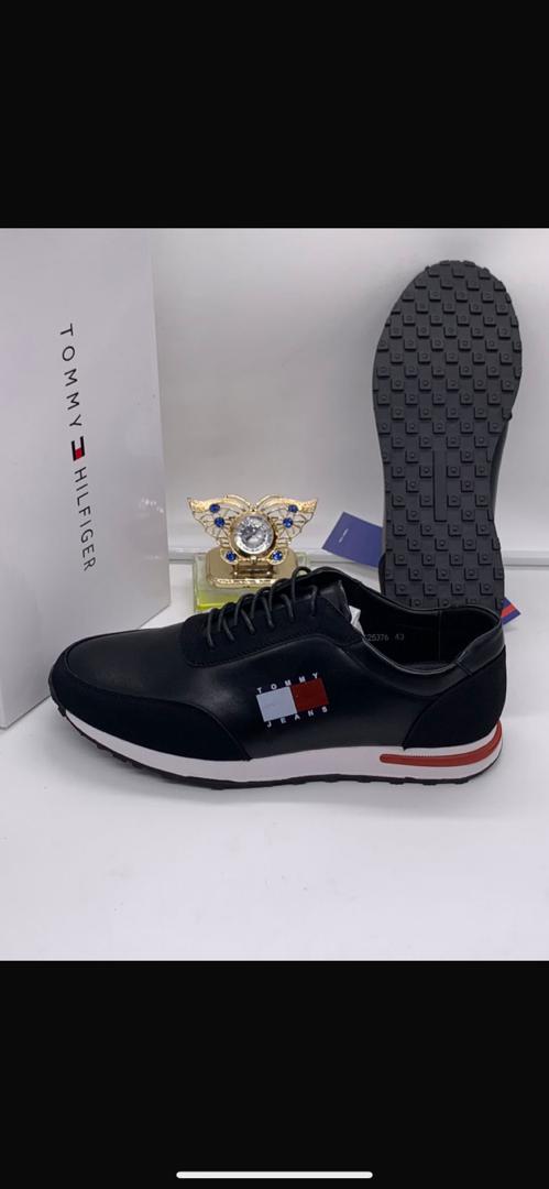 Black Tommy Hilfiger Sneakers 2